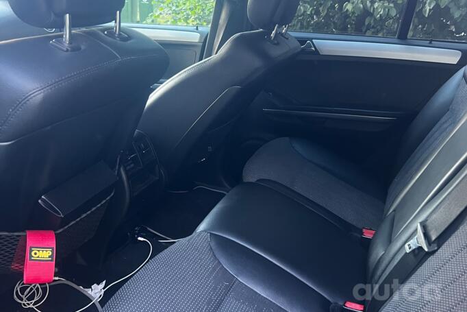 Mercedes-Benz M-Class W164 Crossover 5-doors