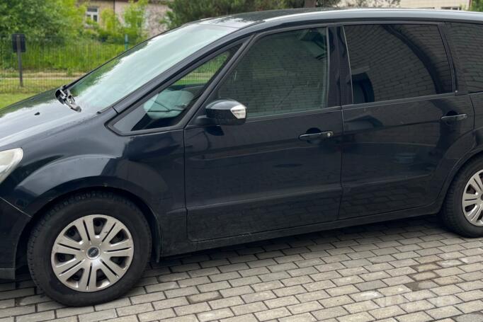 Ford Galaxy 2 generation Minivan