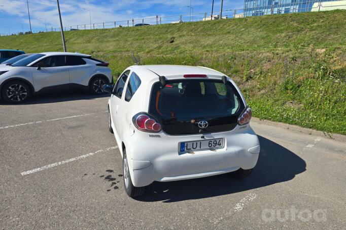 Toyota Aygo 1 generation [2th restyling] Hatchback