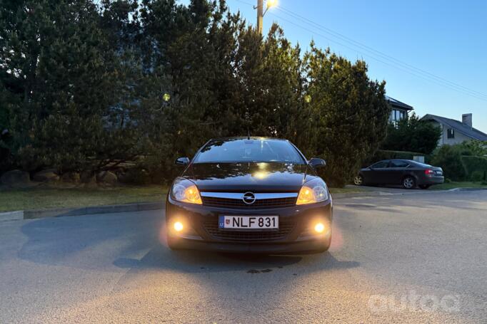 Opel Astra H Hatchback
