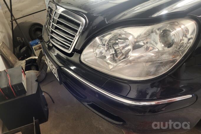 Mercedes-Benz S-Class W220 [restyling] Sedan 4-doors