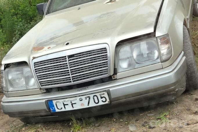 Mercedes-Benz W124 1 generation