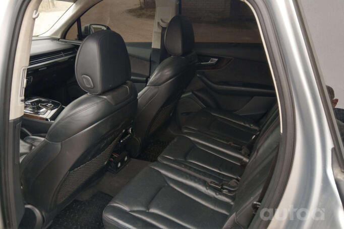 Audi Q7 4M Crossover