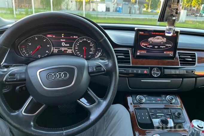 Audi A8 D4/4H Sedan