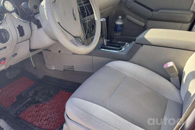 Ford Explorer 4 generation SUV