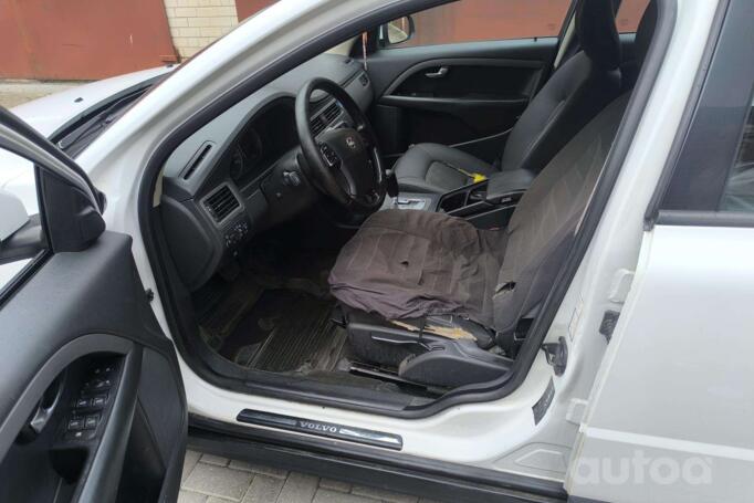 Volvo V70 2 generation [restyling] wagon 5-doors