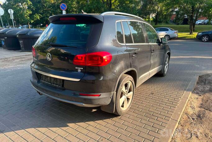 Volkswagen Tiguan 1 generation [restyling] Crossover