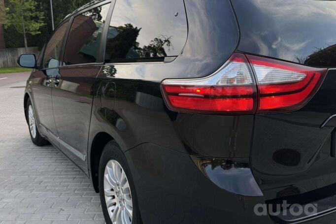 Toyota Sienna 3 generation Minivan 5-doors
