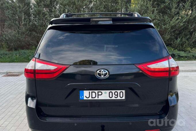 Toyota Sienna 3 generation Minivan 5-doors
