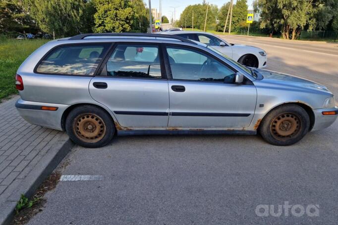 Volvo V40 2002