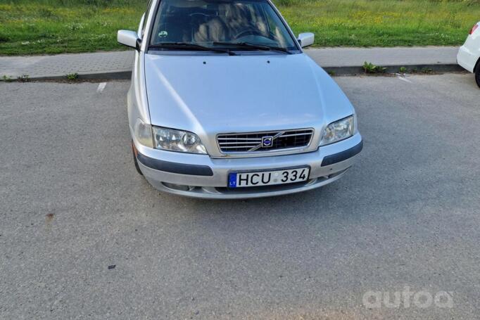 Volvo V40 2002