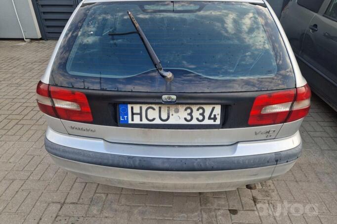 Volvo V40 2002