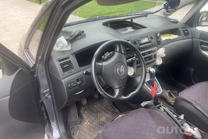 Toyota Corolla Verso 2003
