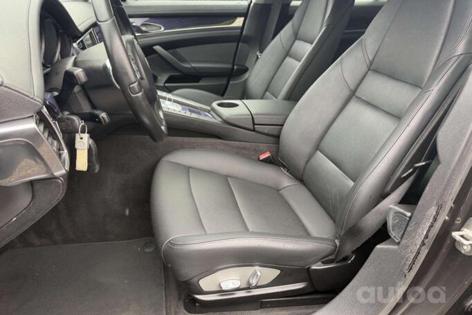 Porsche Panamera 970 Liftback