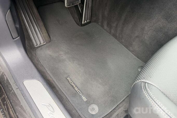 Porsche Panamera 970 Liftback