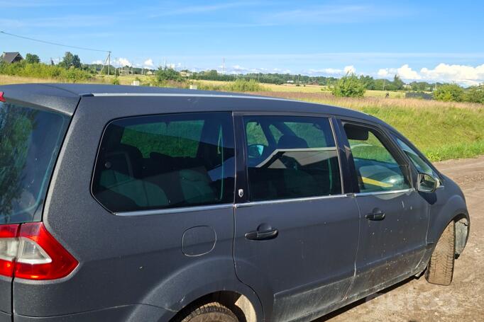 Ford Galaxy 2 generation Minivan