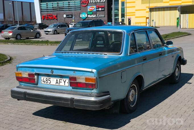 Volvo 260 Series 1 generation