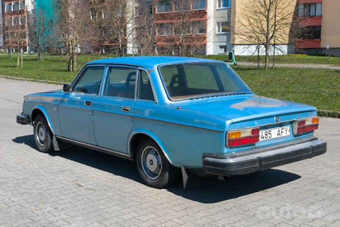 Volvo 260 Series 1 generation