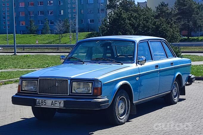 Volvo 260 Series 1 generation