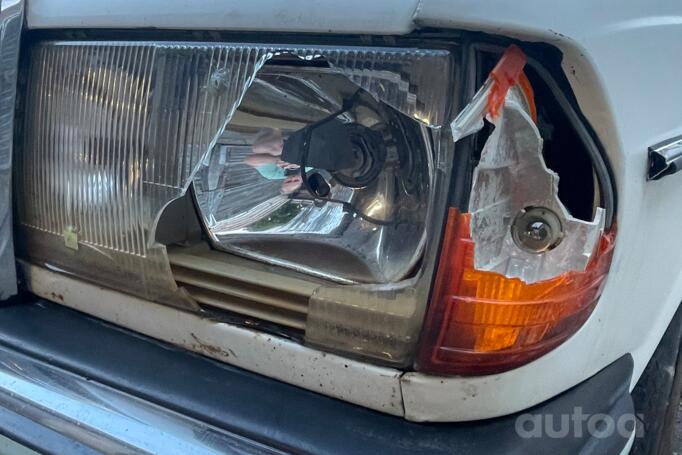 Mercedes-Benz W123 1 generation