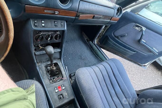 Mercedes-Benz W123 1 generation
