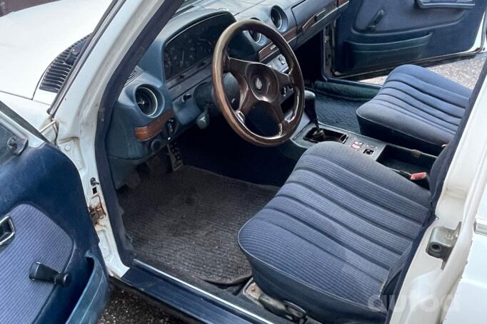Mercedes-Benz W123 1 generation