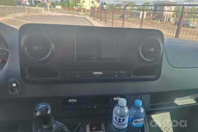 Mercedes-Benz Sprinter Third generation