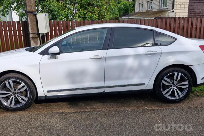 Citroen C5 2 generation Sedan