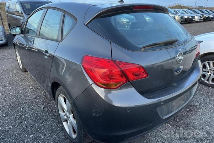 Opel Astra H [restyling]