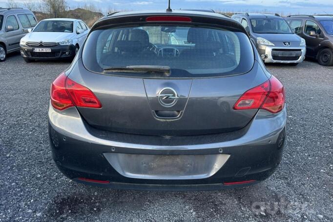 Opel Astra H [restyling]