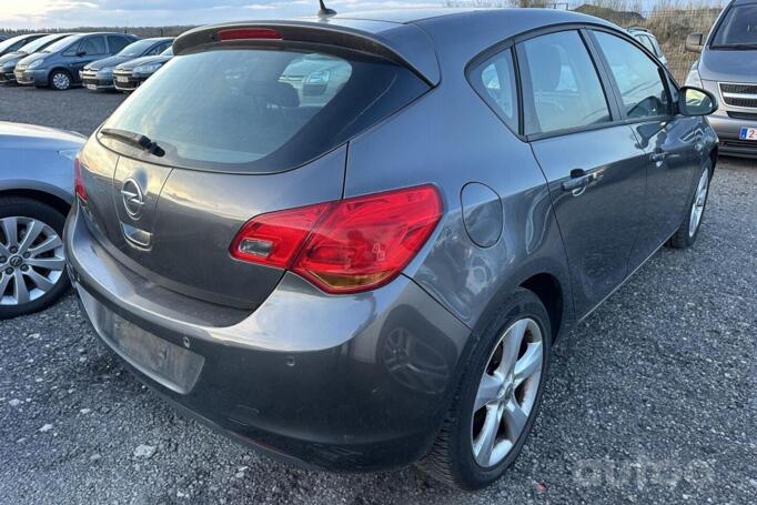 Opel Astra H [restyling]