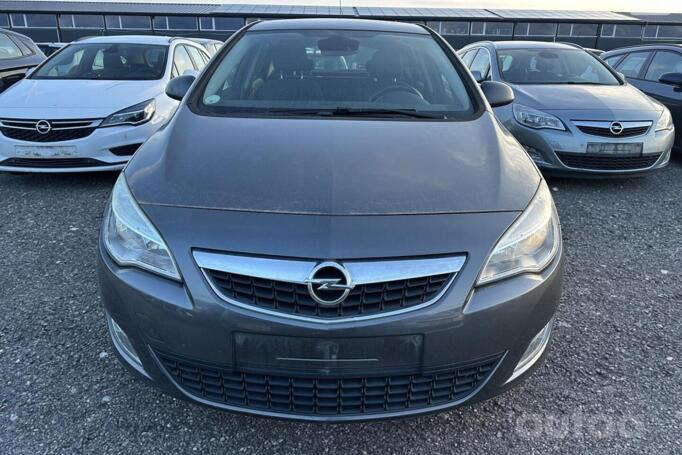 Opel Astra H [restyling]
