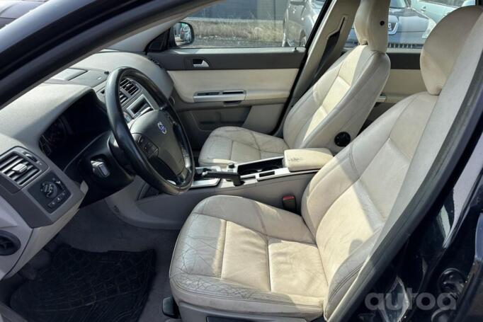 Volvo V50 1 generation [restyling]