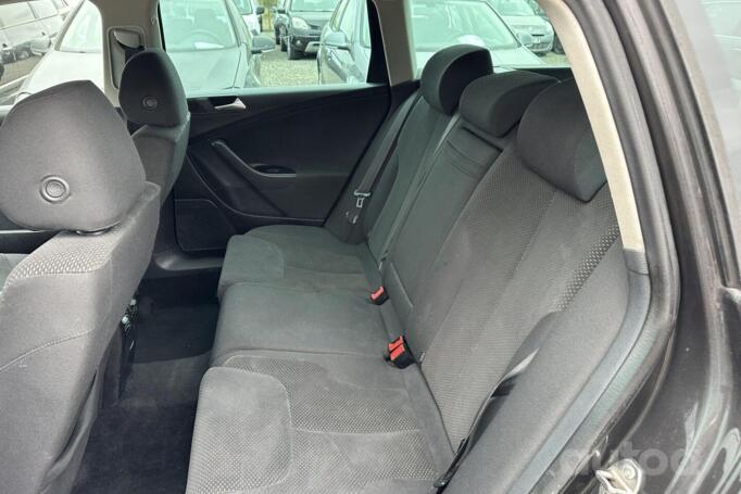 Volkswagen Passat B6 wagon 5-doors