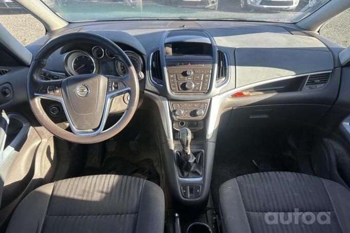 Opel Zafira B [restyling]