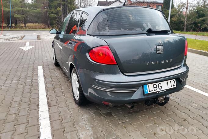 SEAT Toledo 3 generation Hatchback