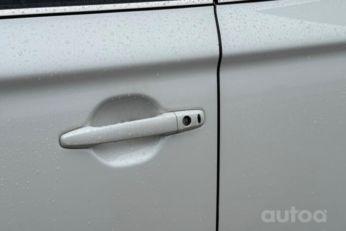 Mitsubishi Outlander 3 generation [3th restyling] Crossover