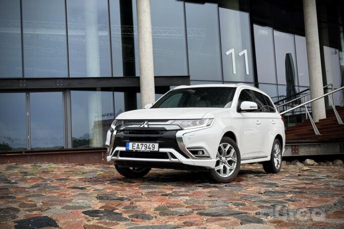 Mitsubishi Outlander 3 generation [3th restyling] Crossover