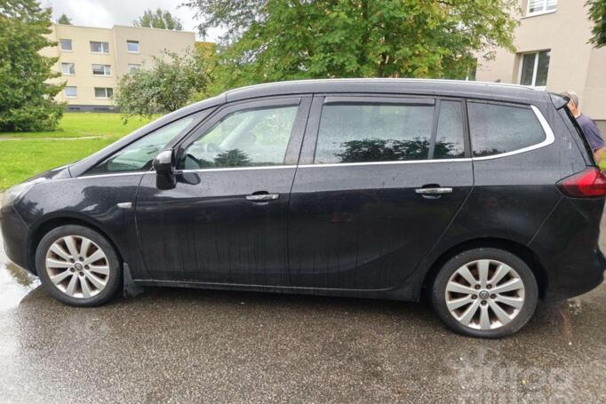 Opel Zafira Tourer 2012