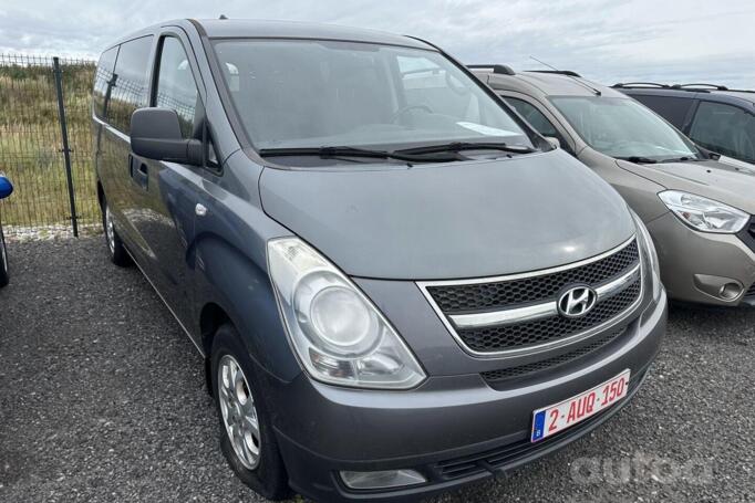 Hyundai H-1 Grand Starex Minivan