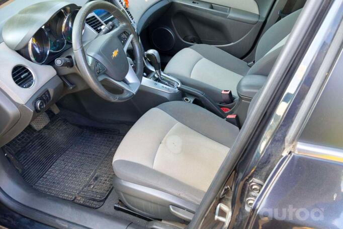Chevrolet Cruze J300 Sedan