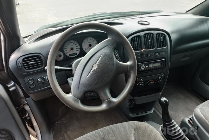 Chrysler Voyager 4 generation [restyling] Minivan