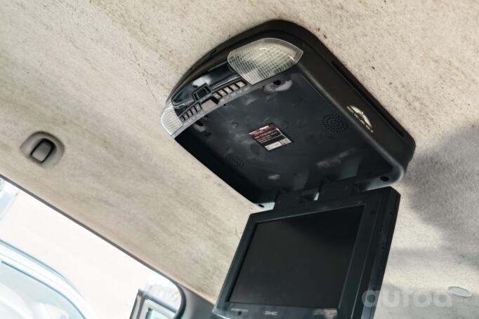 Chrysler Voyager 4 generation [restyling] Minivan
