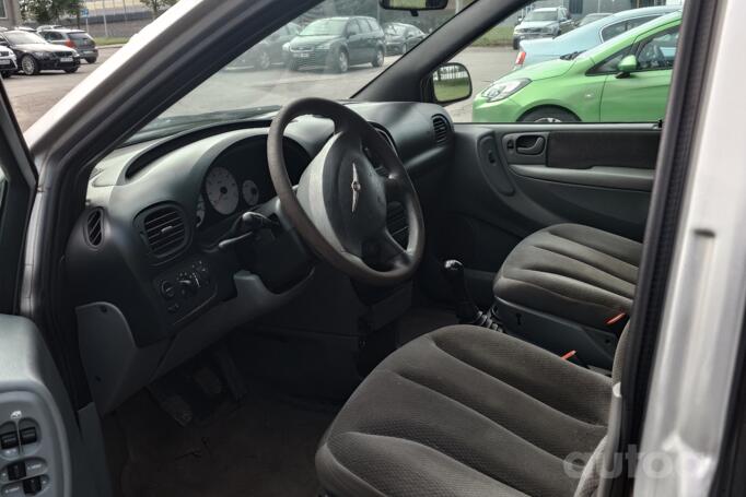 Chrysler Voyager 4 generation [restyling] Minivan
