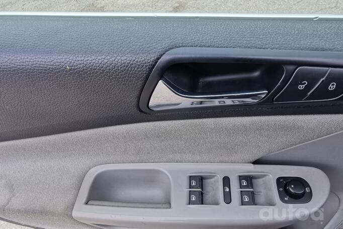 Volkswagen Passat B6 Sedan 4-doors