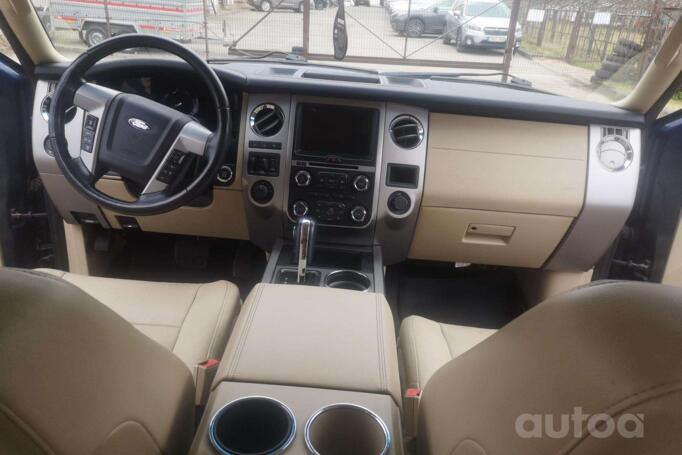 Ford Expedition U324 [restyling]