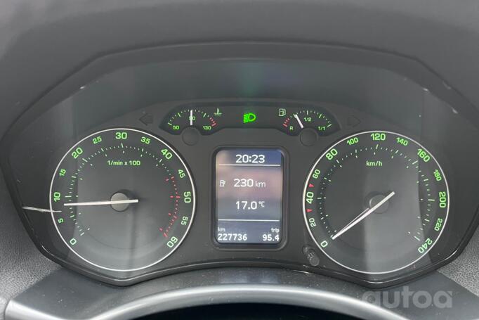 Skoda Octavia 2 generation Combi wagon 5-doors