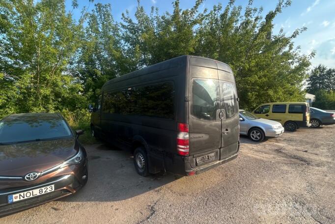 Mercedes-Benz Sprinter Second generation