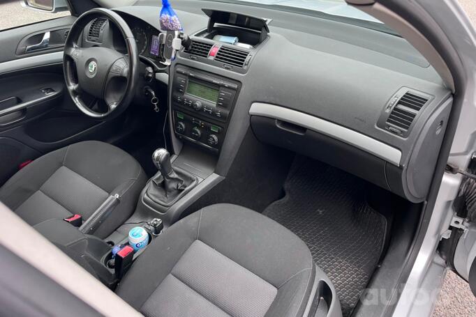 Skoda Octavia 2 generation Combi wagon 5-doors