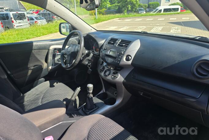 Toyota RAV4 3 generation Crossover